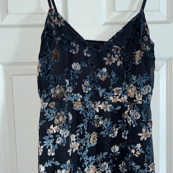 Lulus asymmetric wedding guest dress! Dark blue with embossed designs! medium - Picture 1 of 2